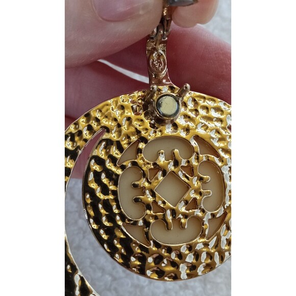 Premier Designs Hammered Goldtone Faceted Ivory Lucite Enhancer Pendant - Picture 5 of 5